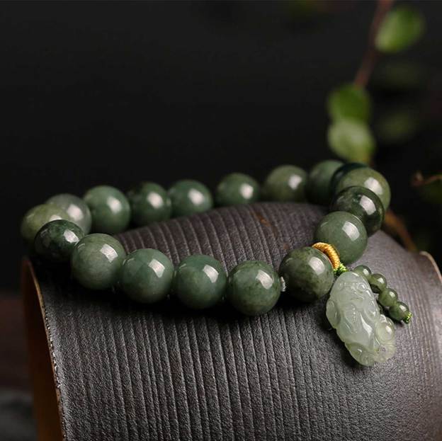 NatureQi Green Jade Bracelet with Pixiu - Attract Wealth and Soothe with Calming Energies