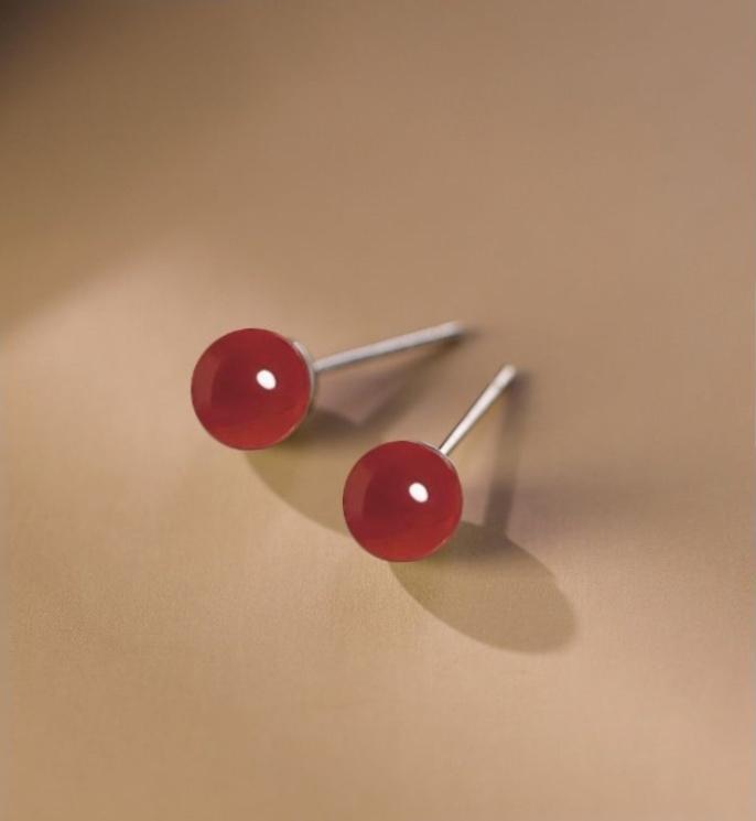 Round Jade Stud Earrings in 925 Silver: Luck, Prosperity & Confidence