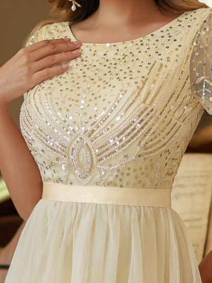 Leely Elegant Round Neck Short Sleeve Beaded Tulle Wedding Gown