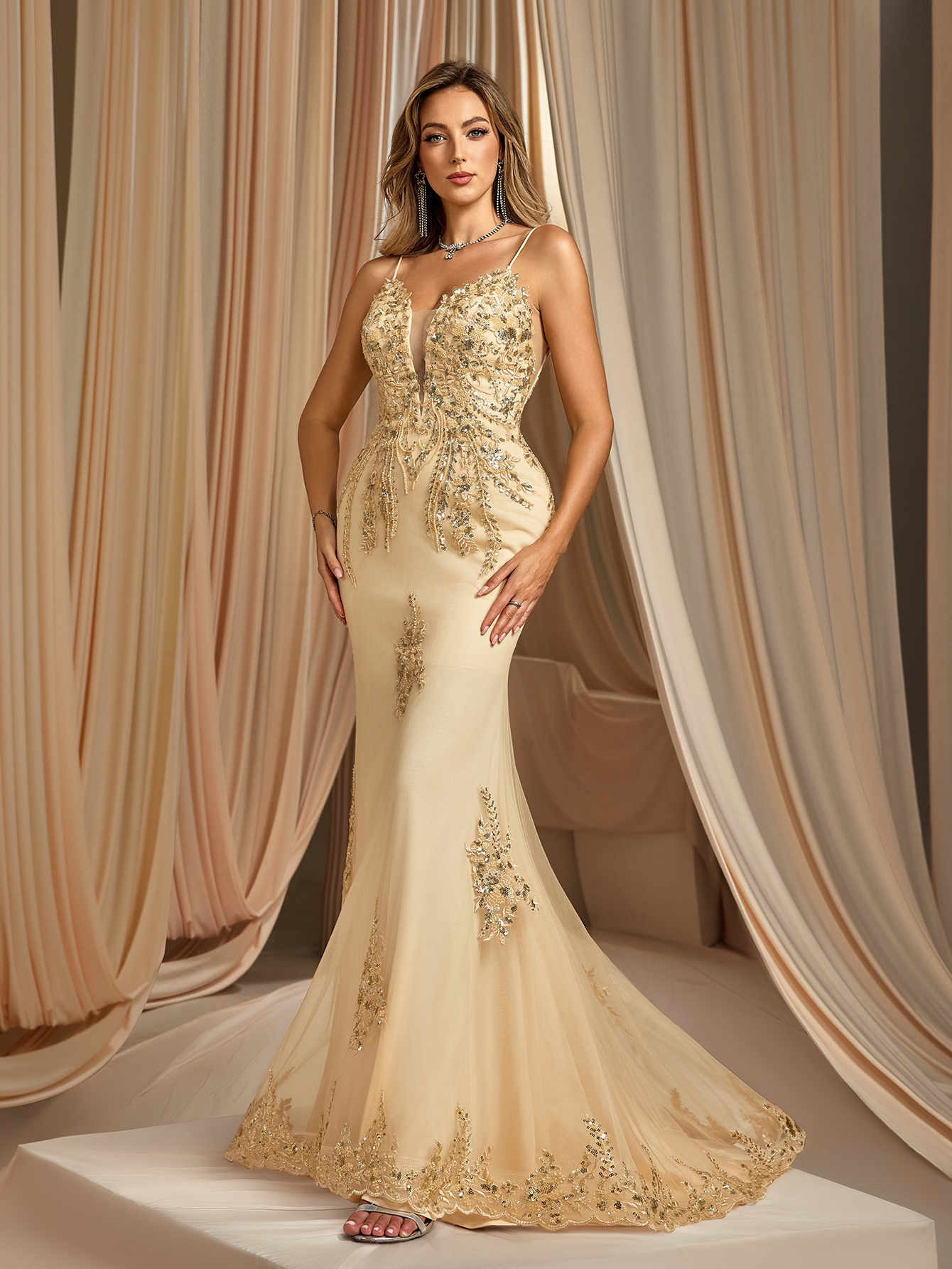 Leely Elegant spaghetti strap Intricate Sequin-Embroidered Floral-Patterned Mermaid Evening Gown
