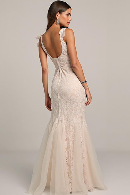 Fitted Ivory Tulle & Lace V‑Neck Sheath Dress 