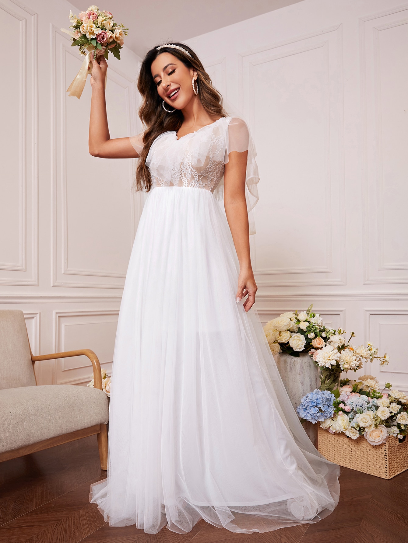 Leely Elegant V Neck Sleeveless A-line Wedding Dress
