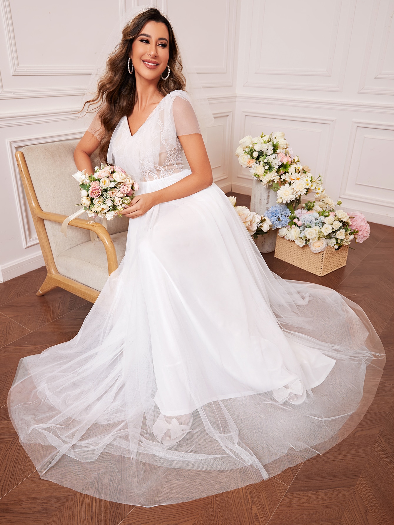Leely Elegant V Neck Sleeveless A-line Wedding Dress