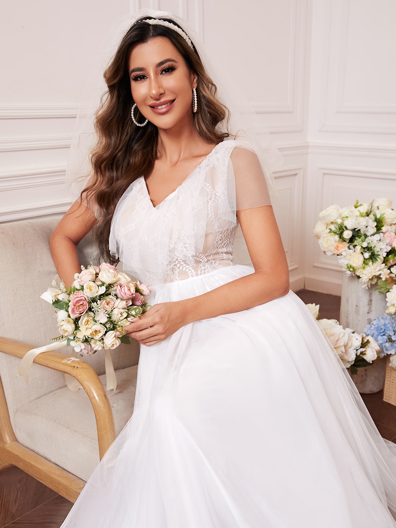 Leely Elegant V Neck Sleeveless A-line Wedding Dress