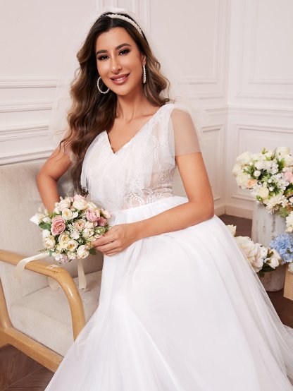 Leely Elegant V Neck Sleeveless A-line Wedding Dress