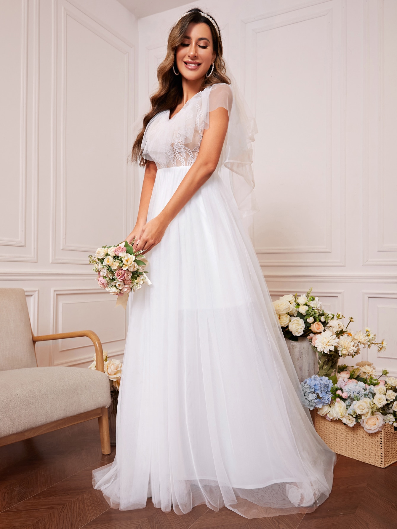 Leely Elegant V Neck Sleeveless A-line Wedding Dress