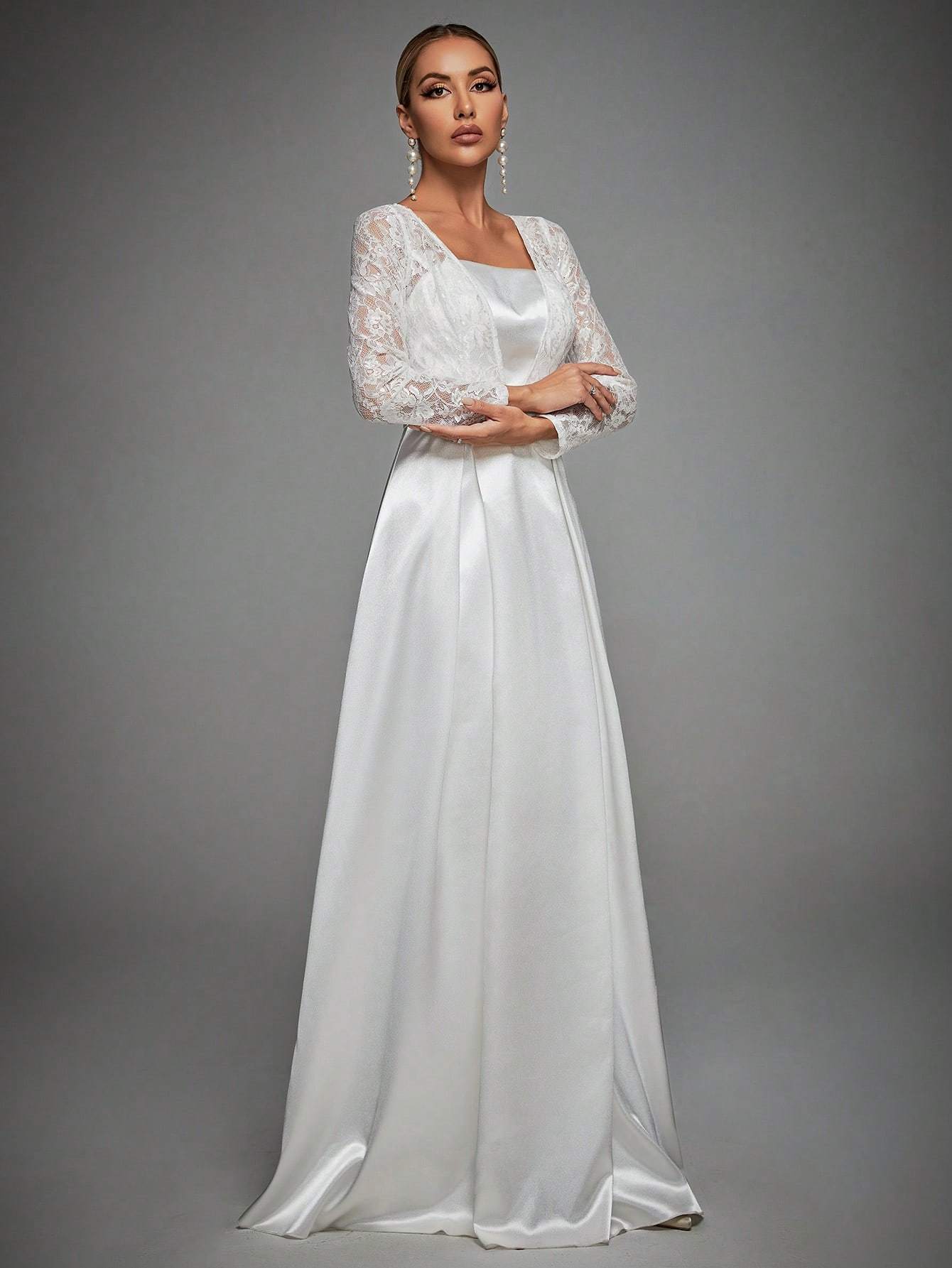 Leely Elegant Queen Anne Neckline Long Sleeve Wedding Dress