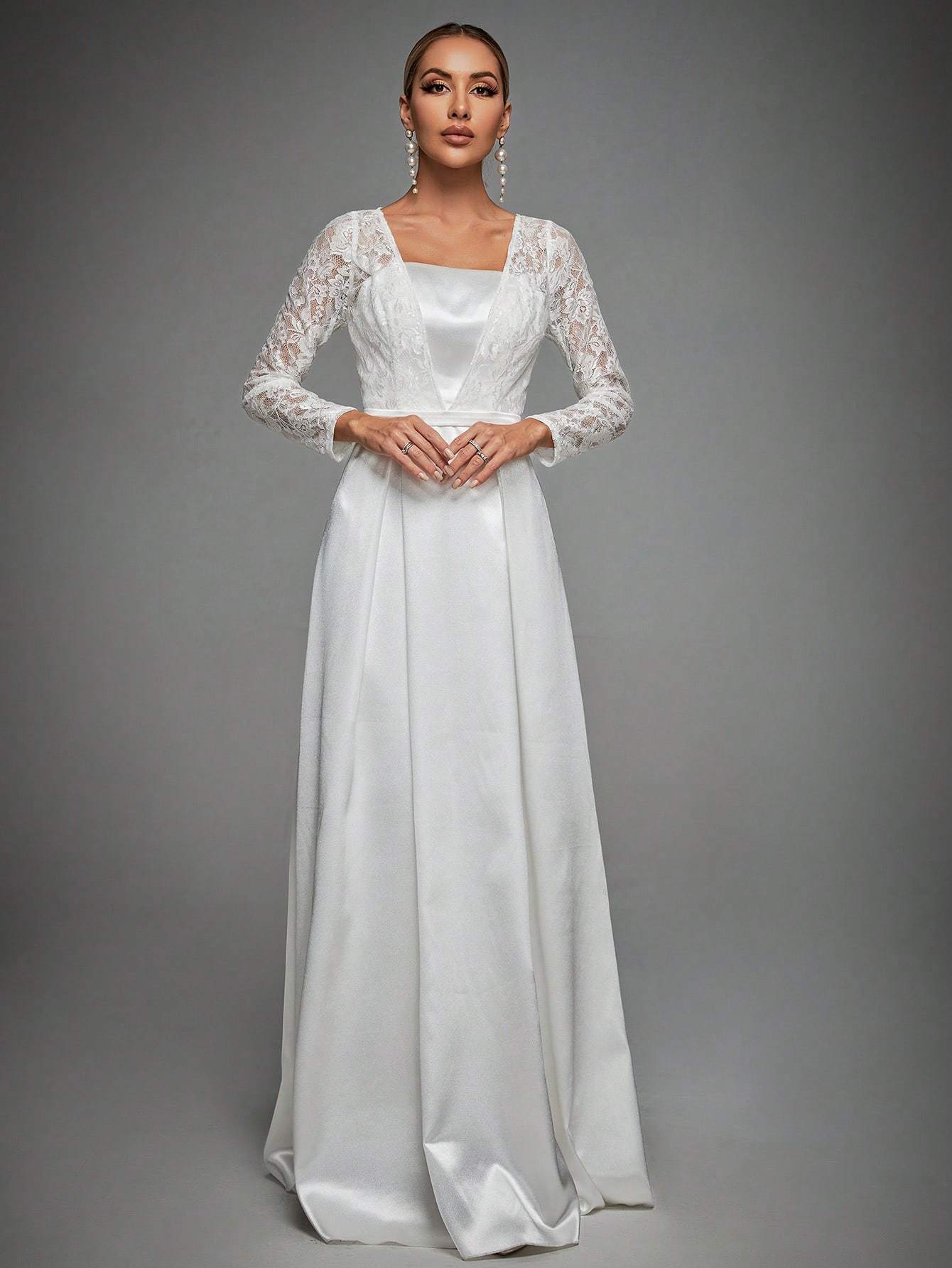 Leely Elegant Queen Anne Neckline Long Sleeve Wedding Dress