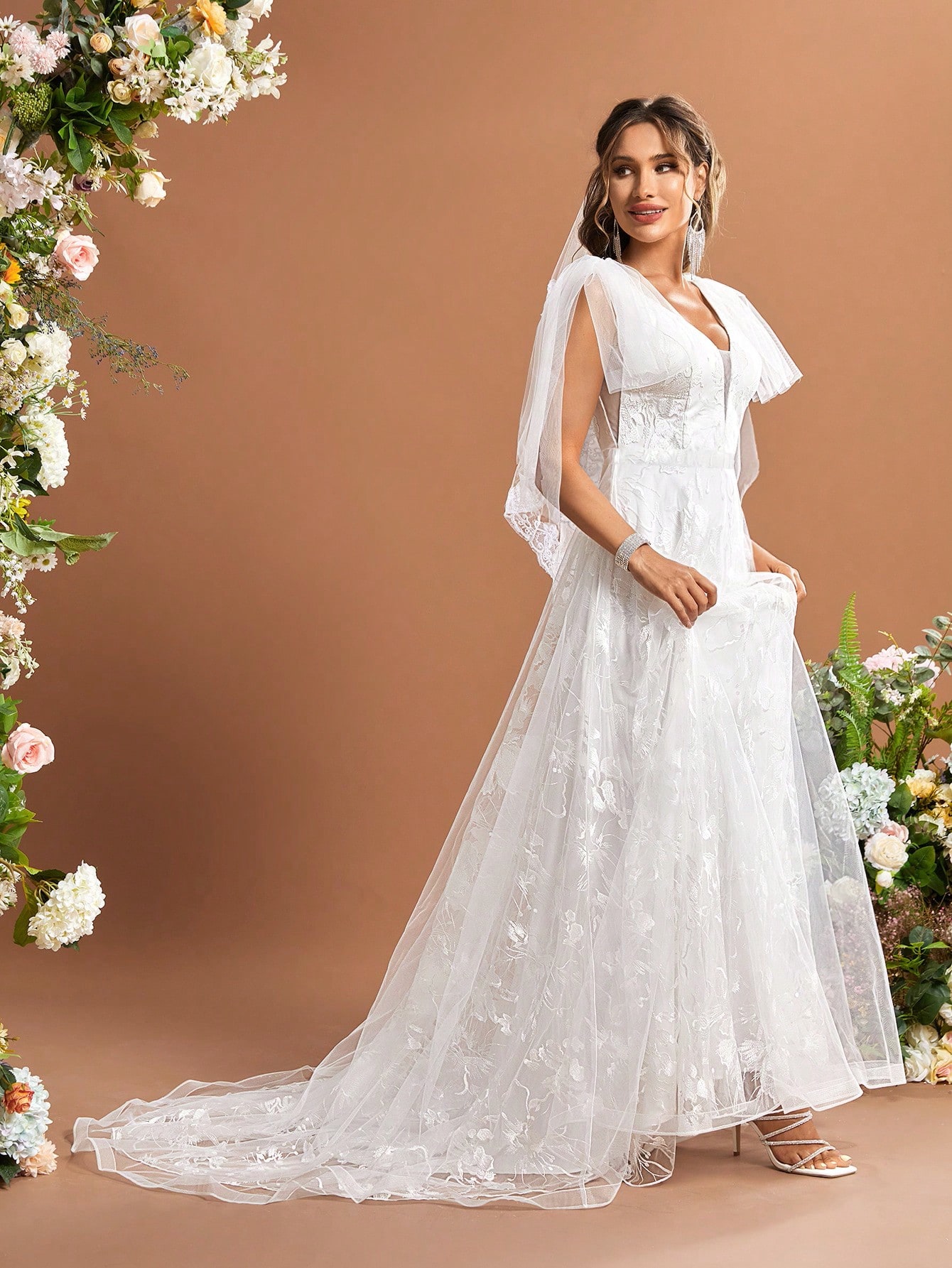 Leely Elegant V Neck Sleeveless A-line Wedding Dress