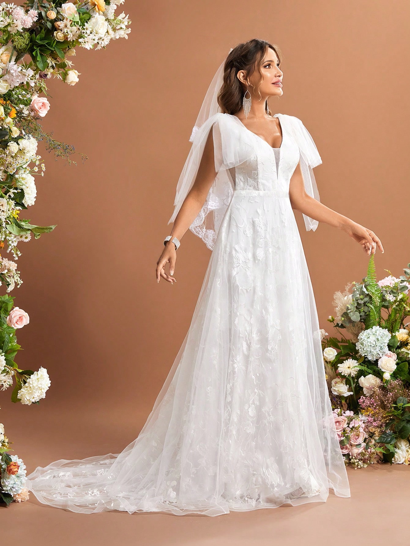 Leely Elegant V Neck Sleeveless A-line Wedding Dress
