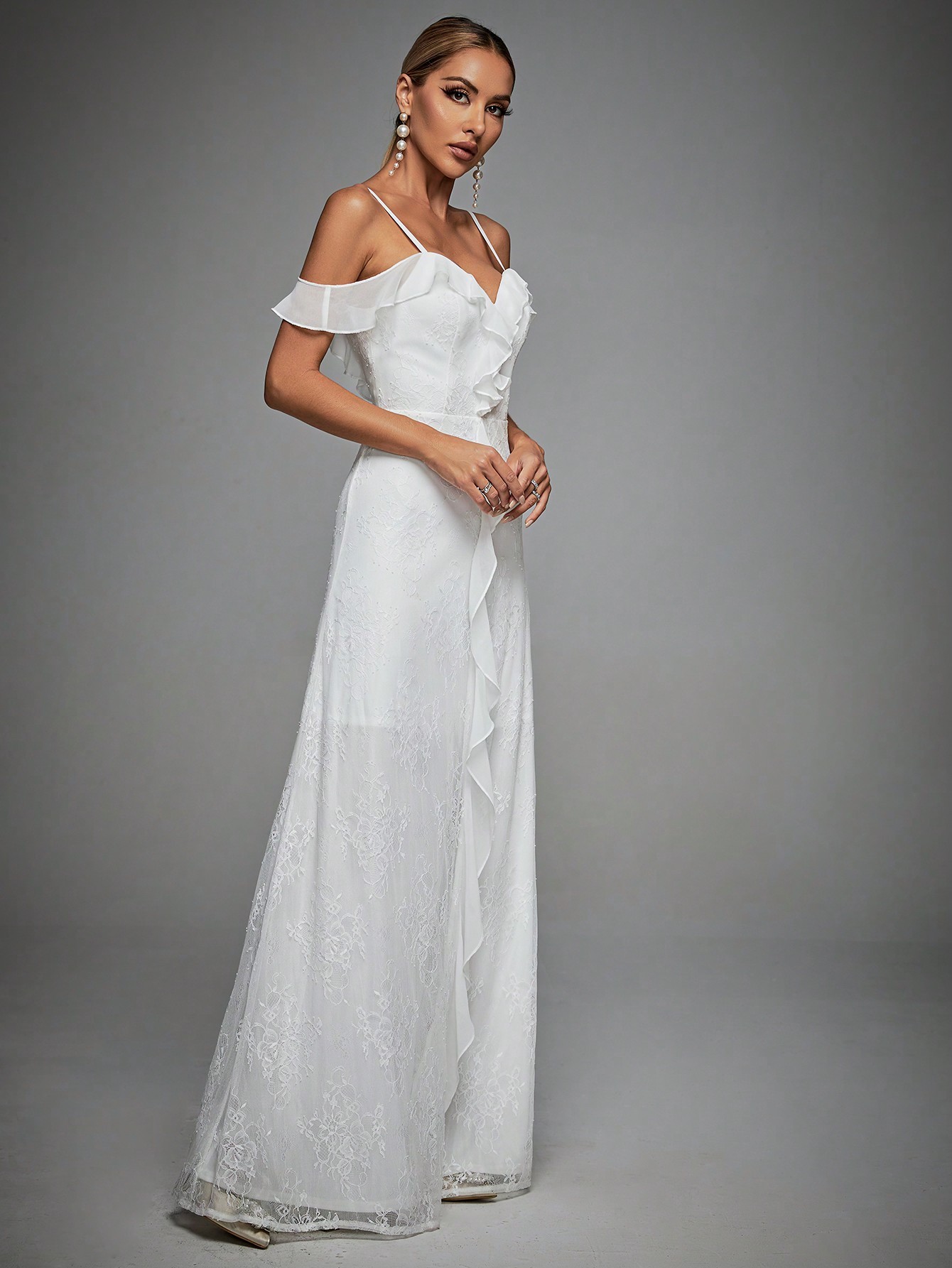 Leely Women's Elegant Spaghetti Straps Cold Shoulder Wedding Dress