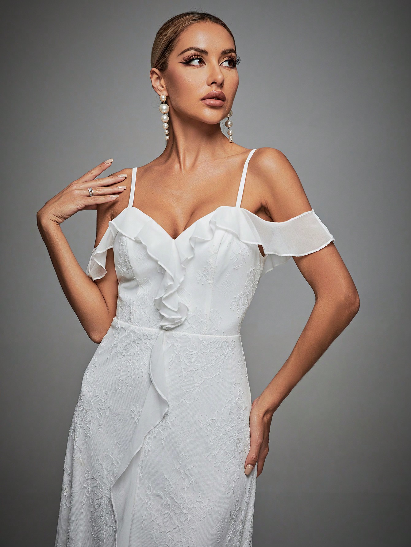 Leely Women's Elegant Spaghetti Straps Cold Shoulder Wedding Dress