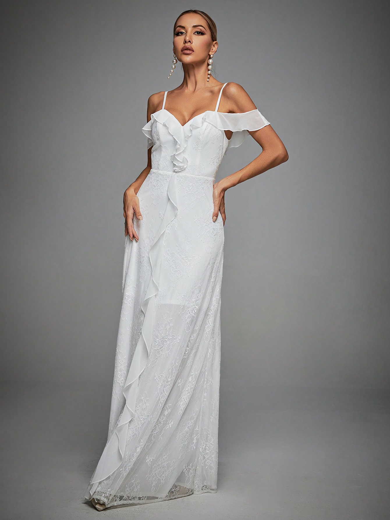 Leely Women's Elegant Spaghetti Straps Cold Shoulder Wedding Dress
