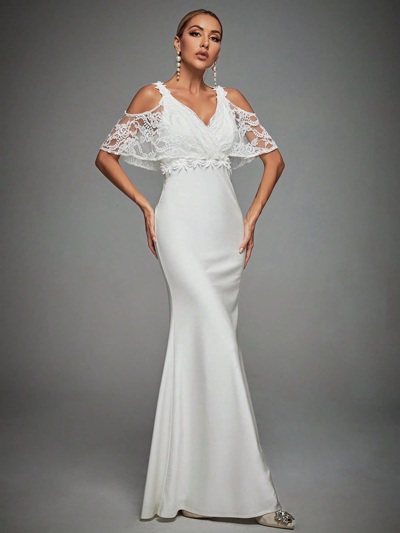 Leely Elegant V Neck Cold Shoulder Mermaid Wedding Dress