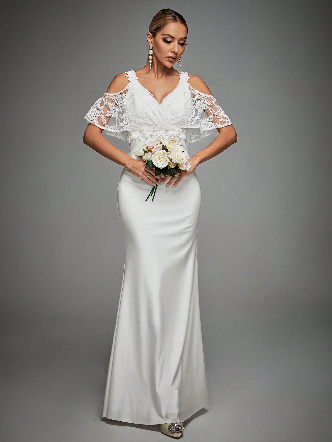 Leely Elegant V Neck Cold Shoulder Mermaid Wedding Dress