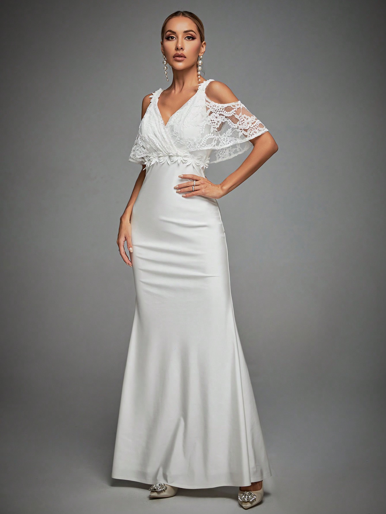 Leely Elegant V Neck Cold Shoulder Mermaid Wedding Dress