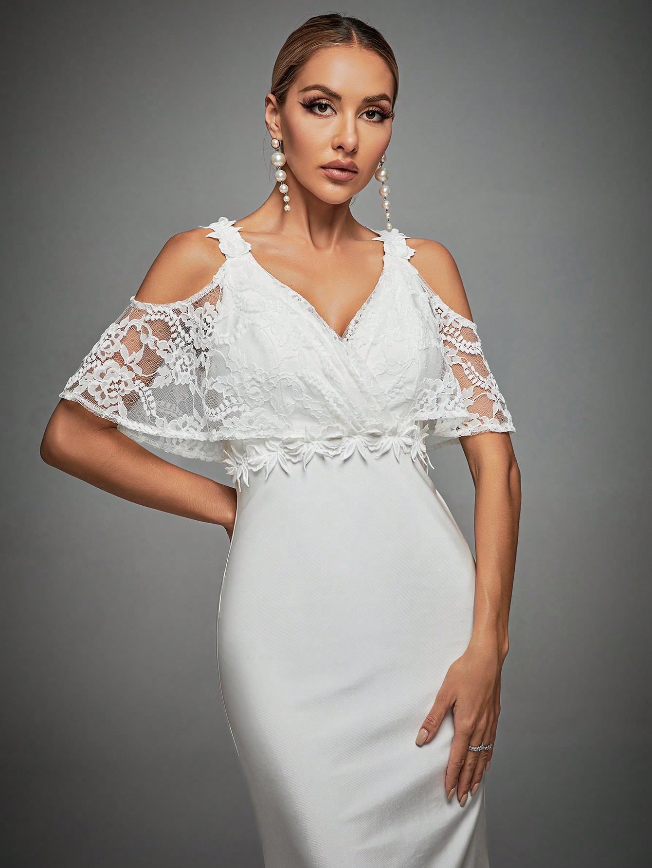 Leely Elegant V Neck Cold Shoulder Mermaid Wedding Dress