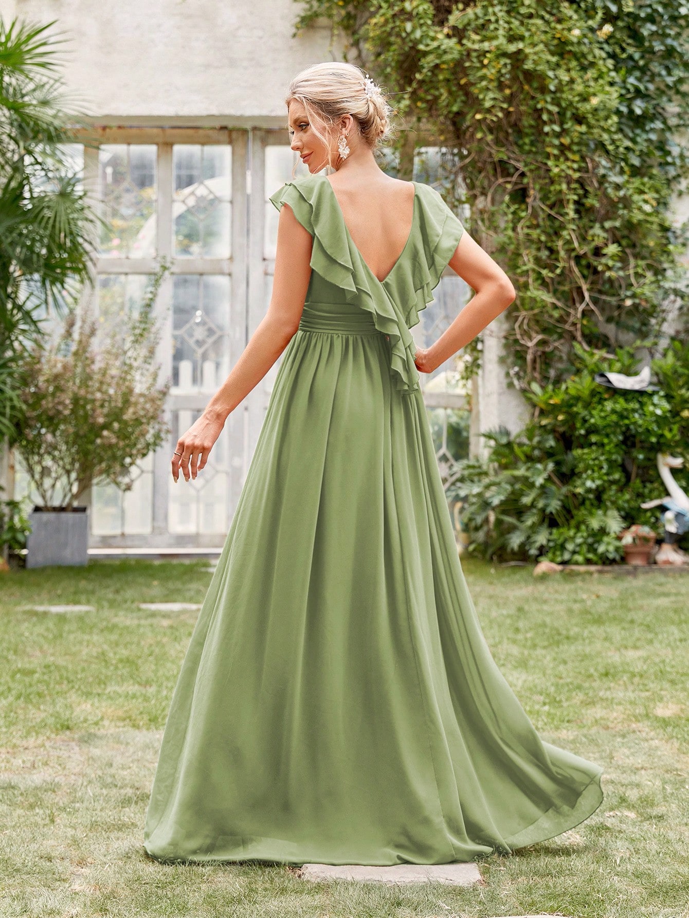Leely Elegant V Neck Sleeveless Bridesmaid gowns