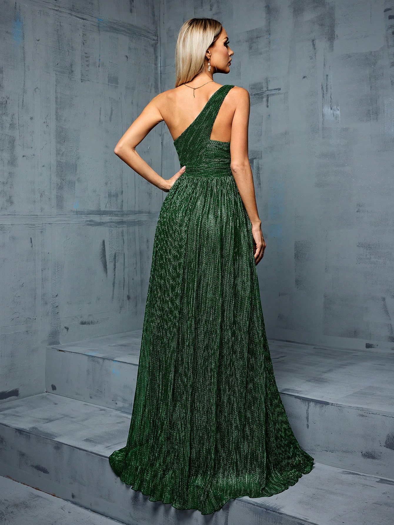 Leely Elegant Asymmetrical Neck Sleeveless Evening Gown