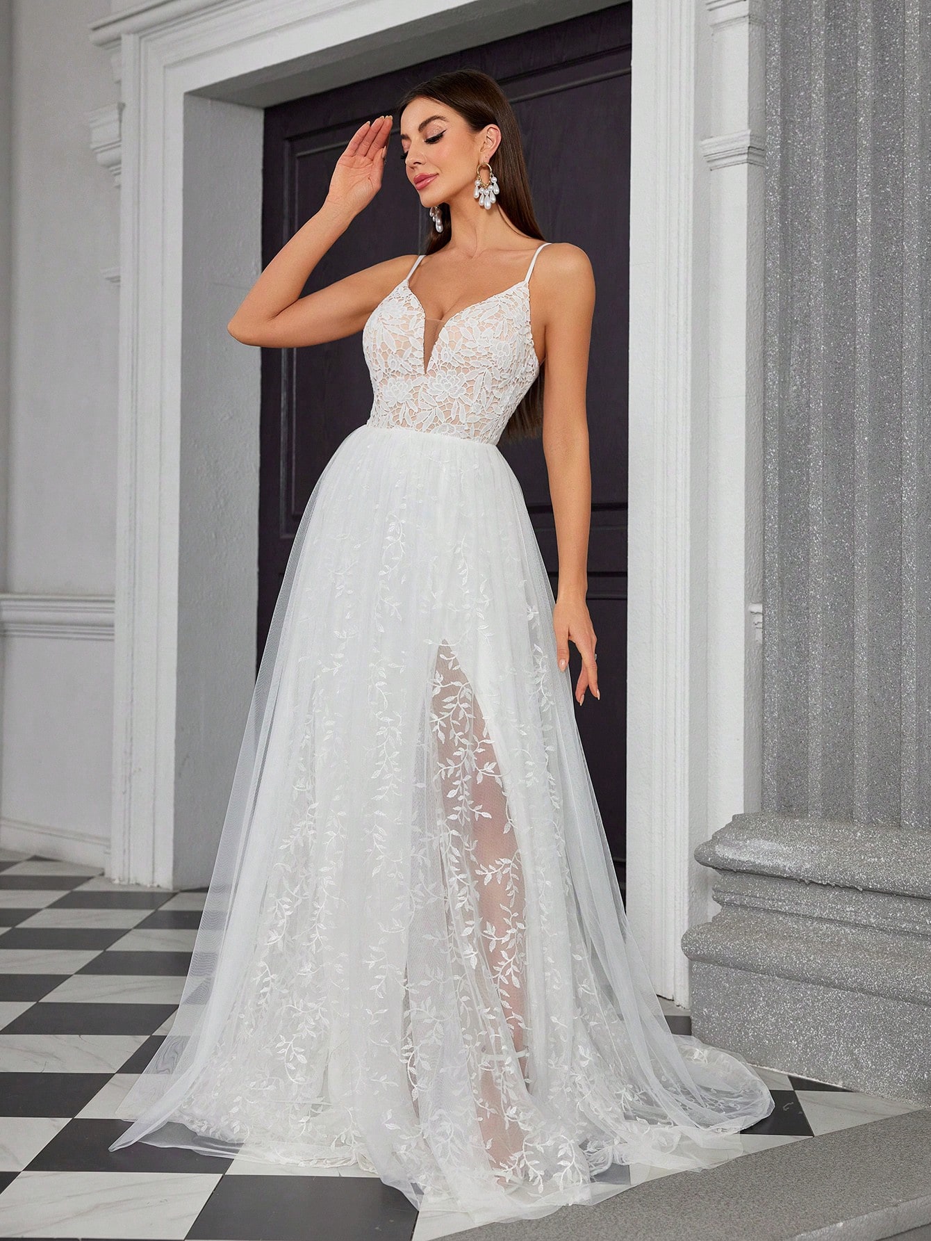 Leely Elegant Spaghetti Straps Sleeveless Lace Evening Gown