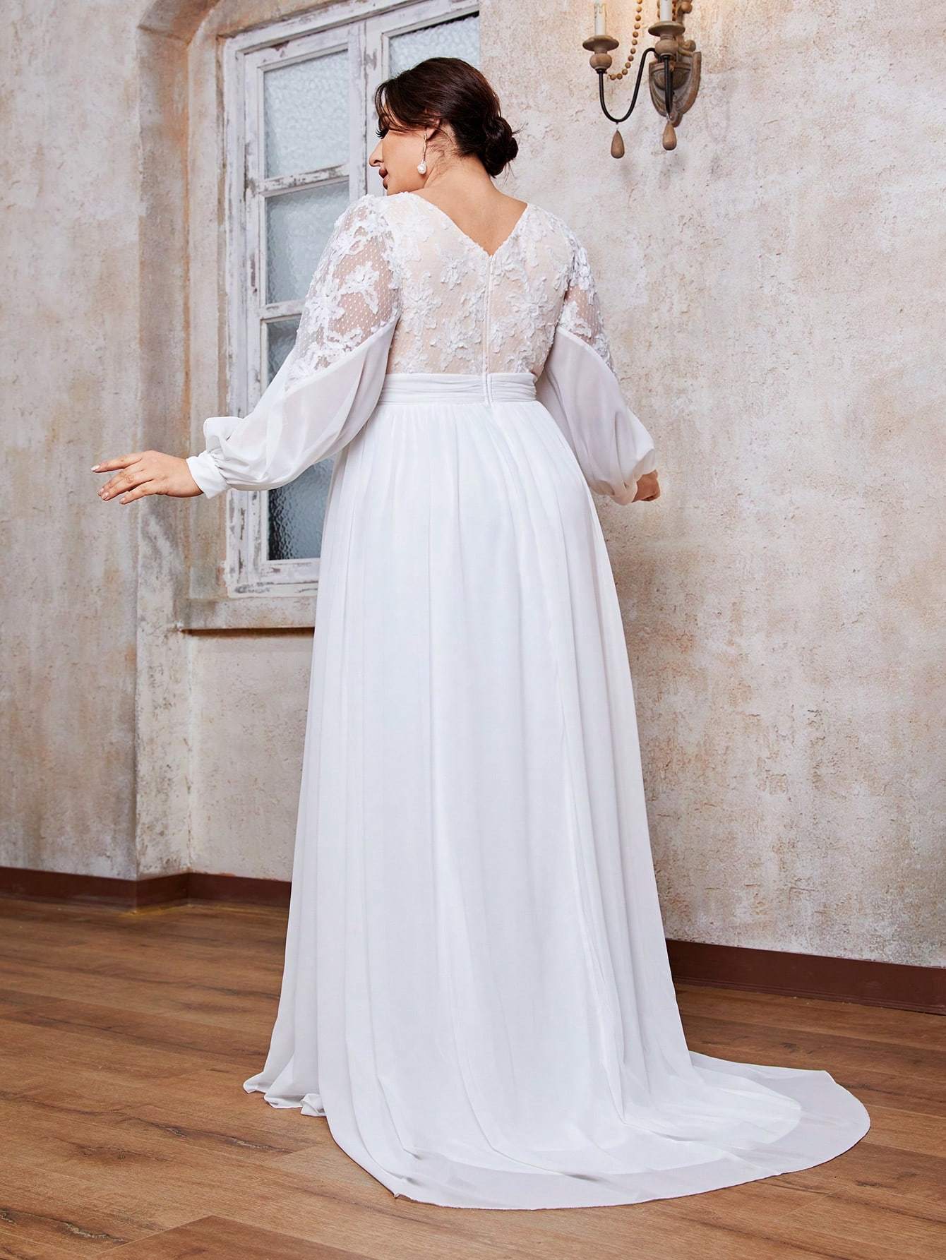 Leely Plus Women's V Neck Flare Sleeve A‑Line Wedding Dress