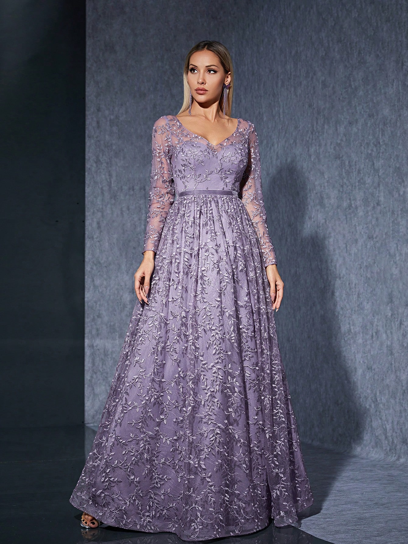 Leely Women's Elegant Sweetheart Cloak Sleeve Lace A-Line Dress