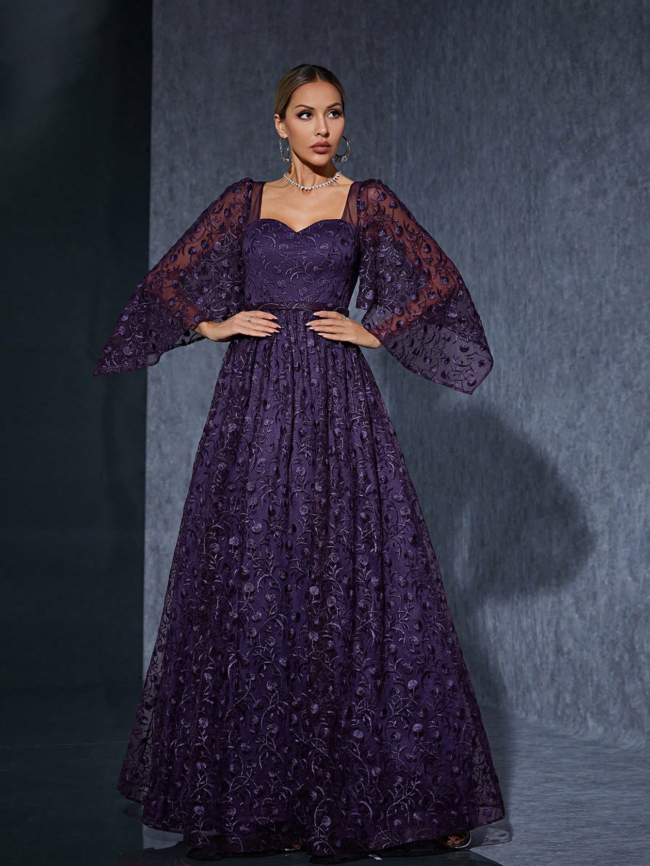 Leely Elegant Sweetheart Flare Sleeve Lace Evening Gown