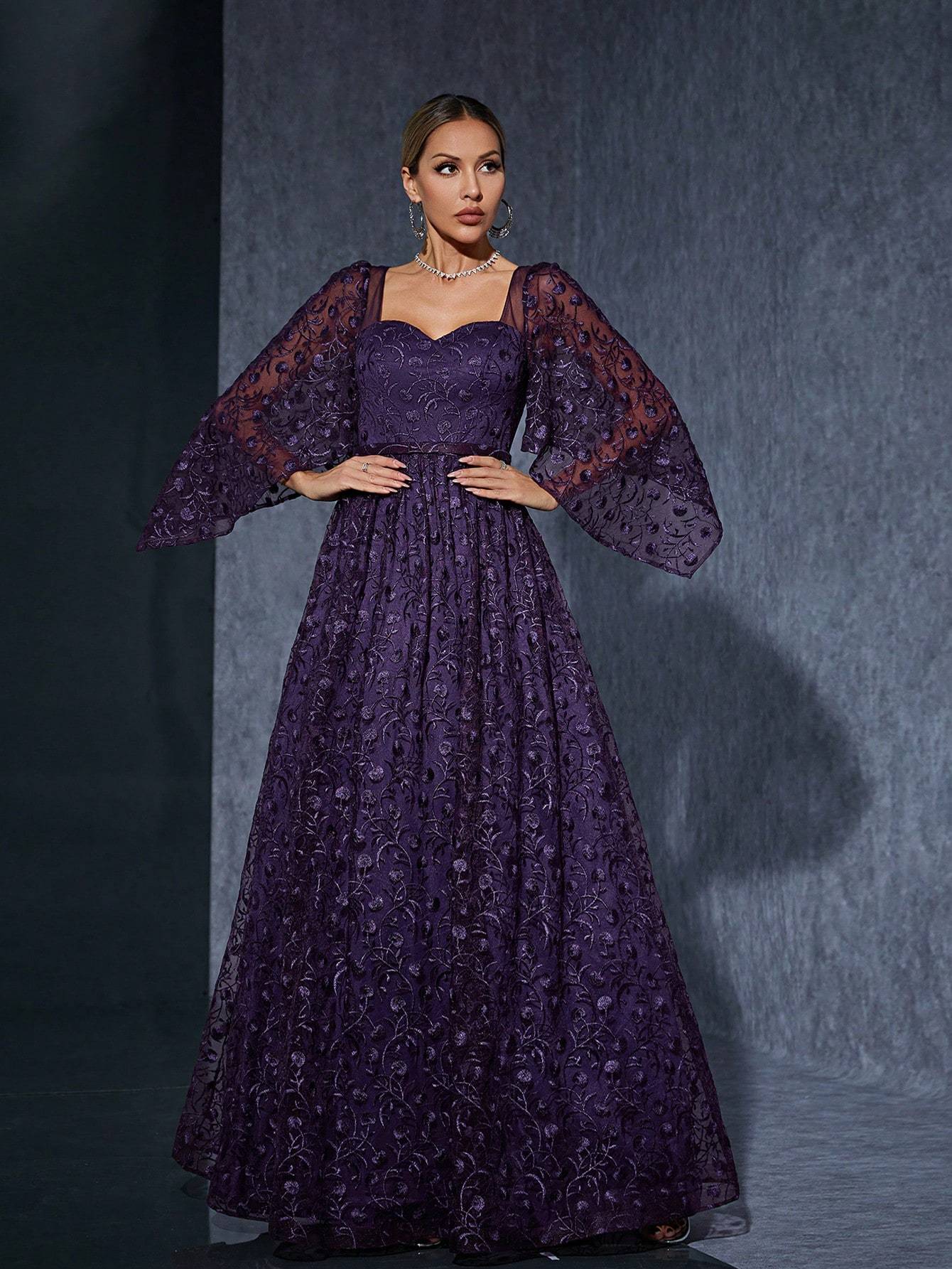 Leely Elegant Sweetheart Flare Sleeve Lace Evening Gown