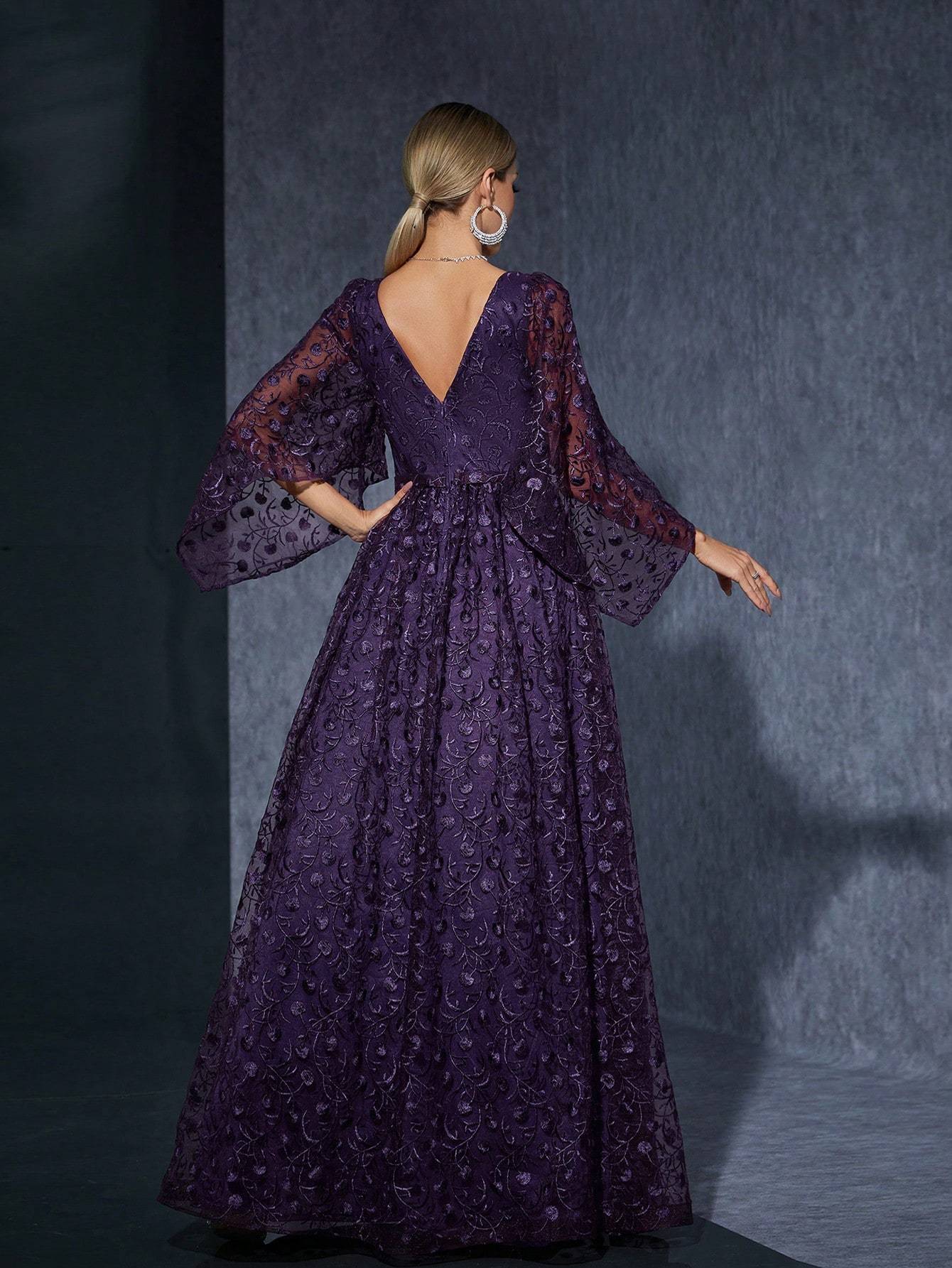 Leely Elegant Sweetheart Flare Sleeve Lace Evening Gown
