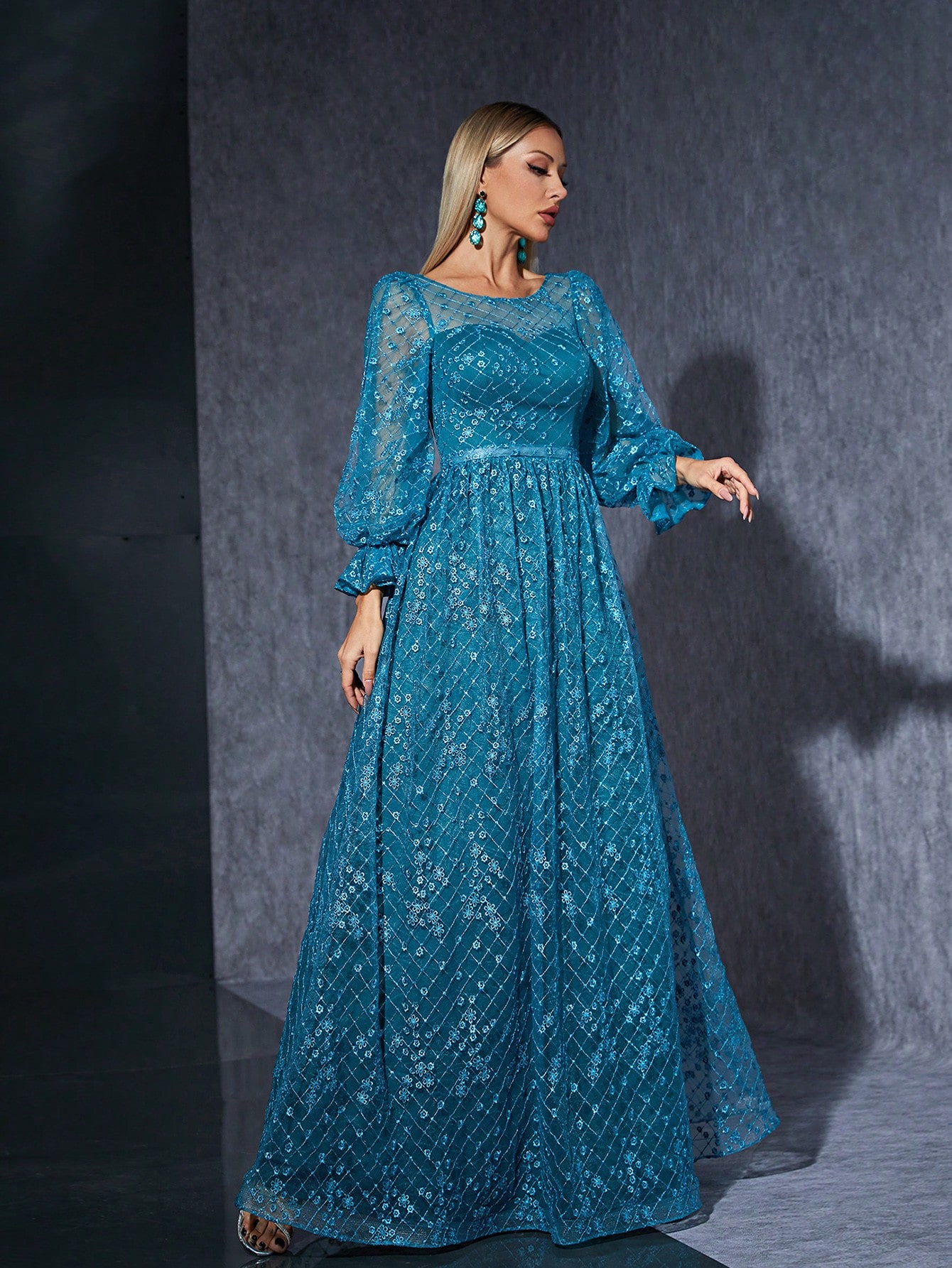 Leely Elegant Round Neck Split Sleeve Lace Evening Gown