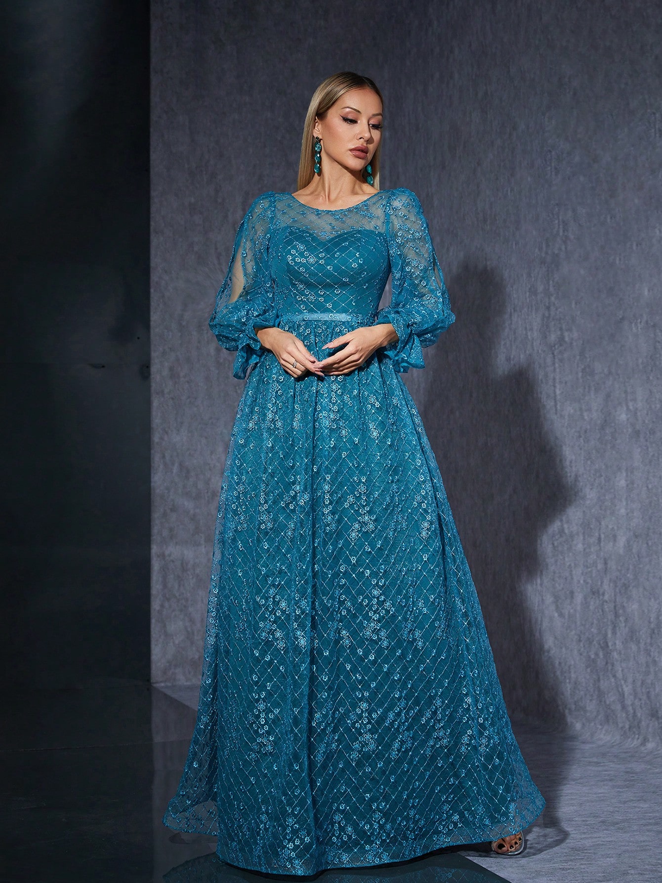 Leely Elegant Round Neck Split Sleeve Lace Evening Gown
