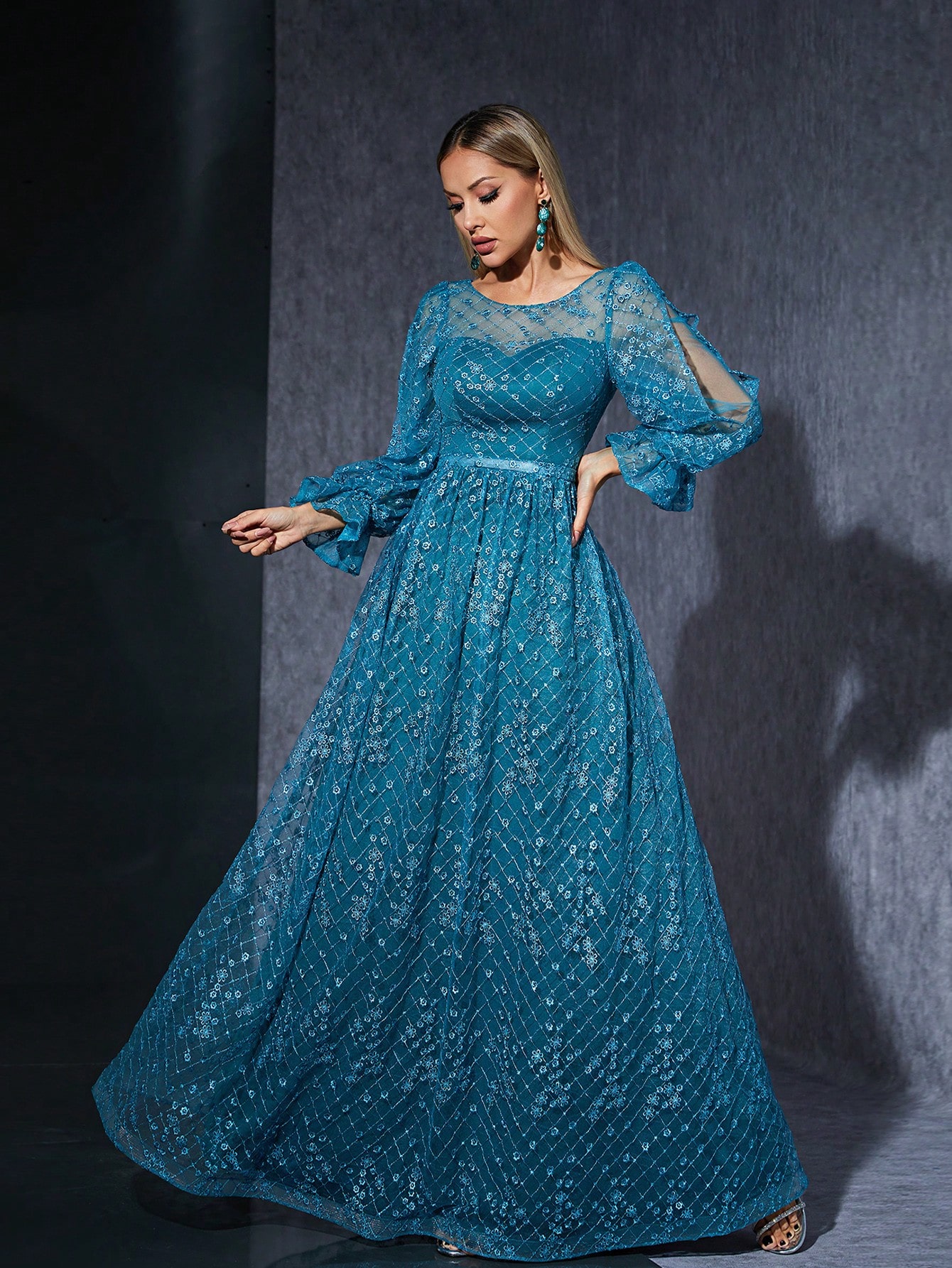 Leely Elegant Round Neck Split Sleeve Lace Evening Gown