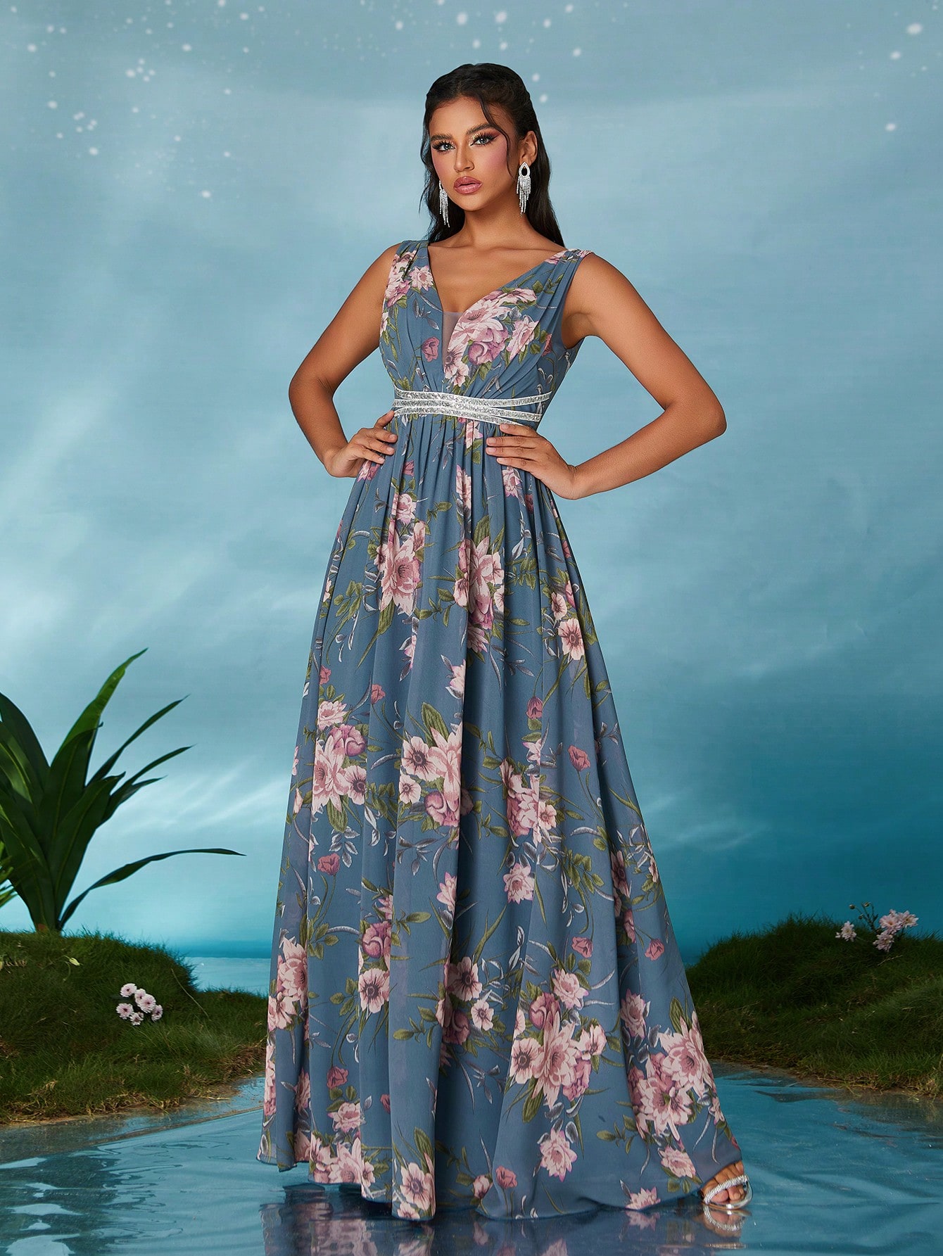 Leely Elegant V Neck Sleeveless Prom Dress