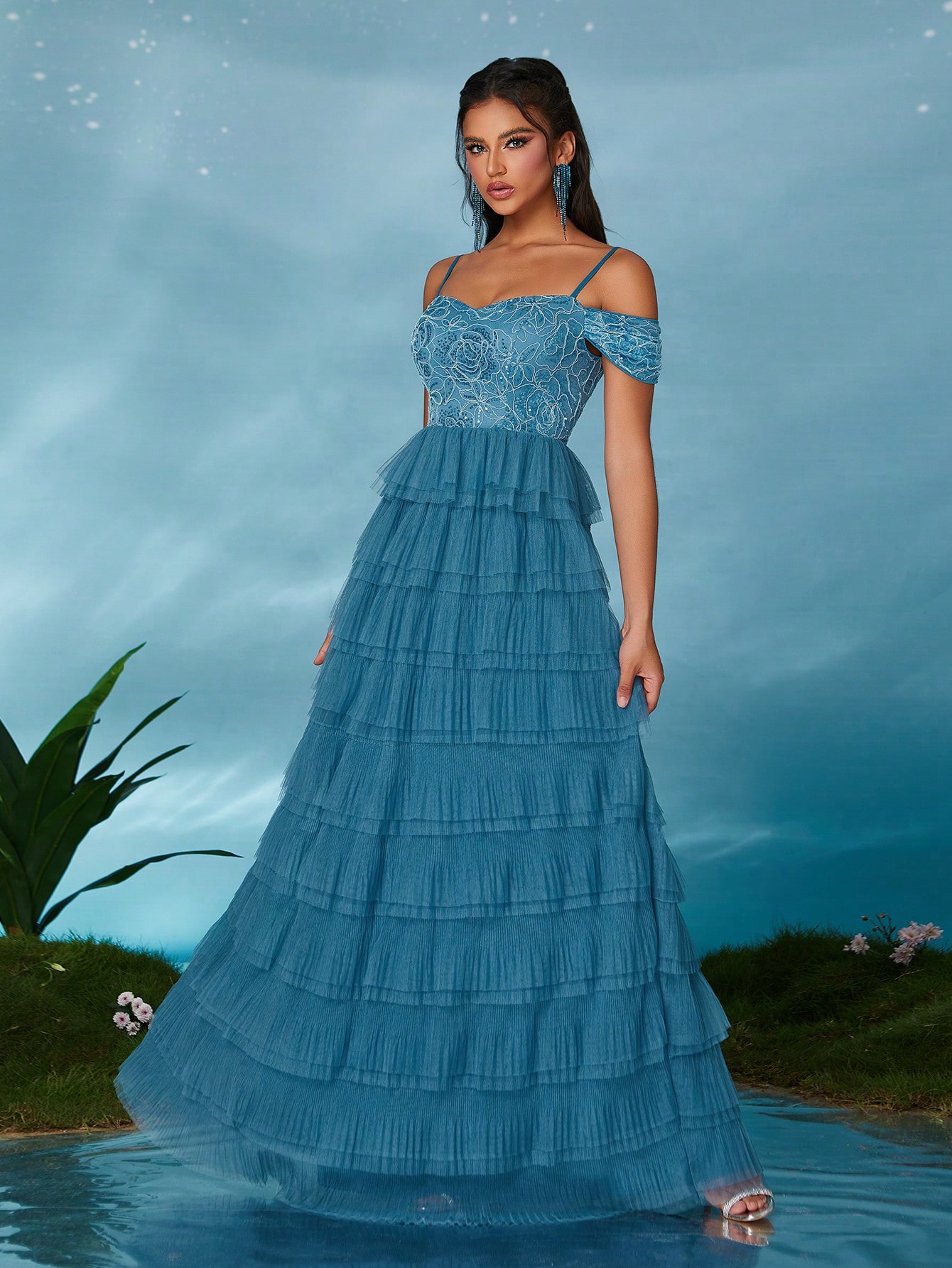 Leely Elegant Spaghetti Straps Cold Shoulder Party Dress