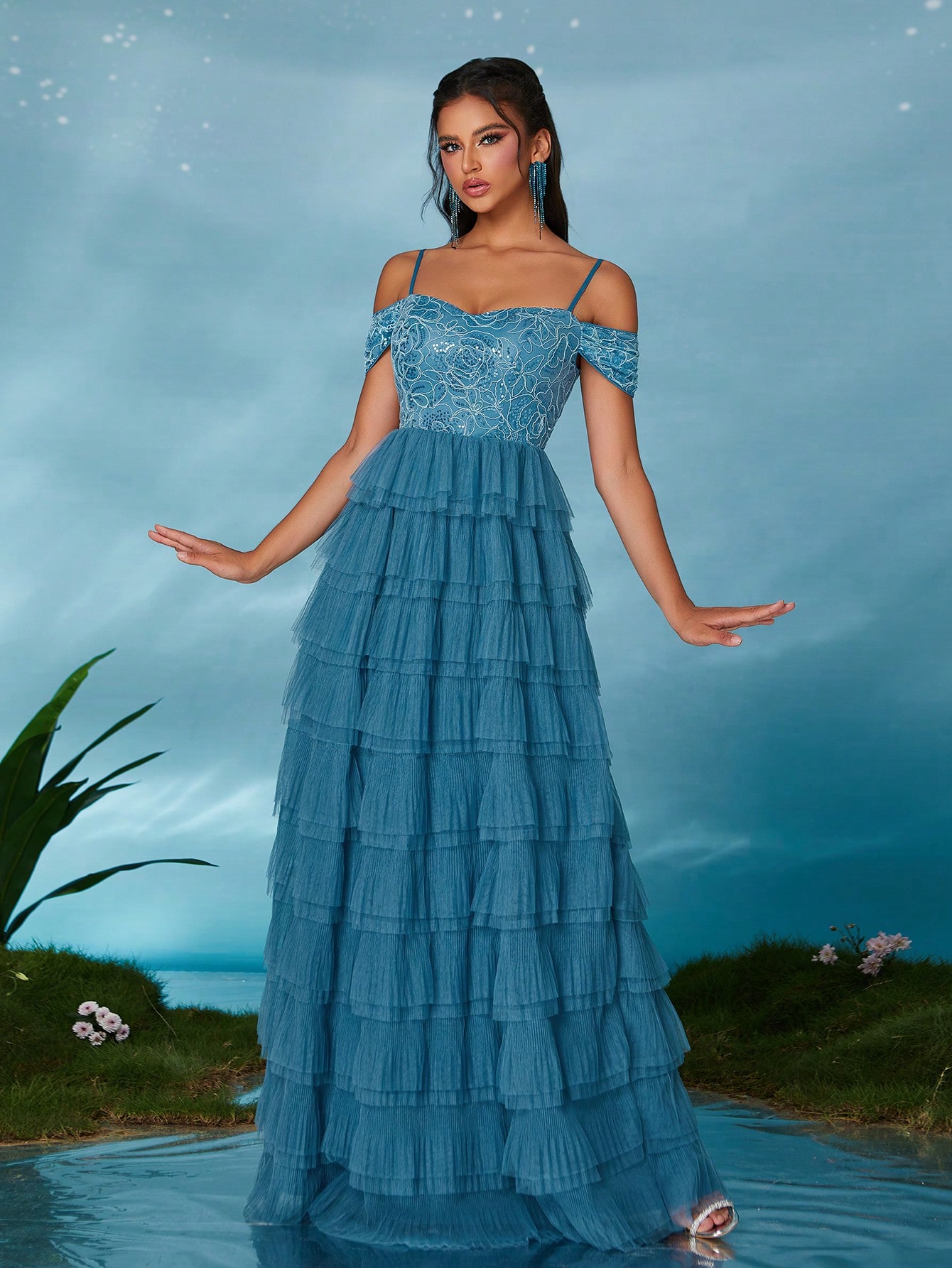 Leely Elegant Spaghetti Straps Cold Shoulder Party Dress