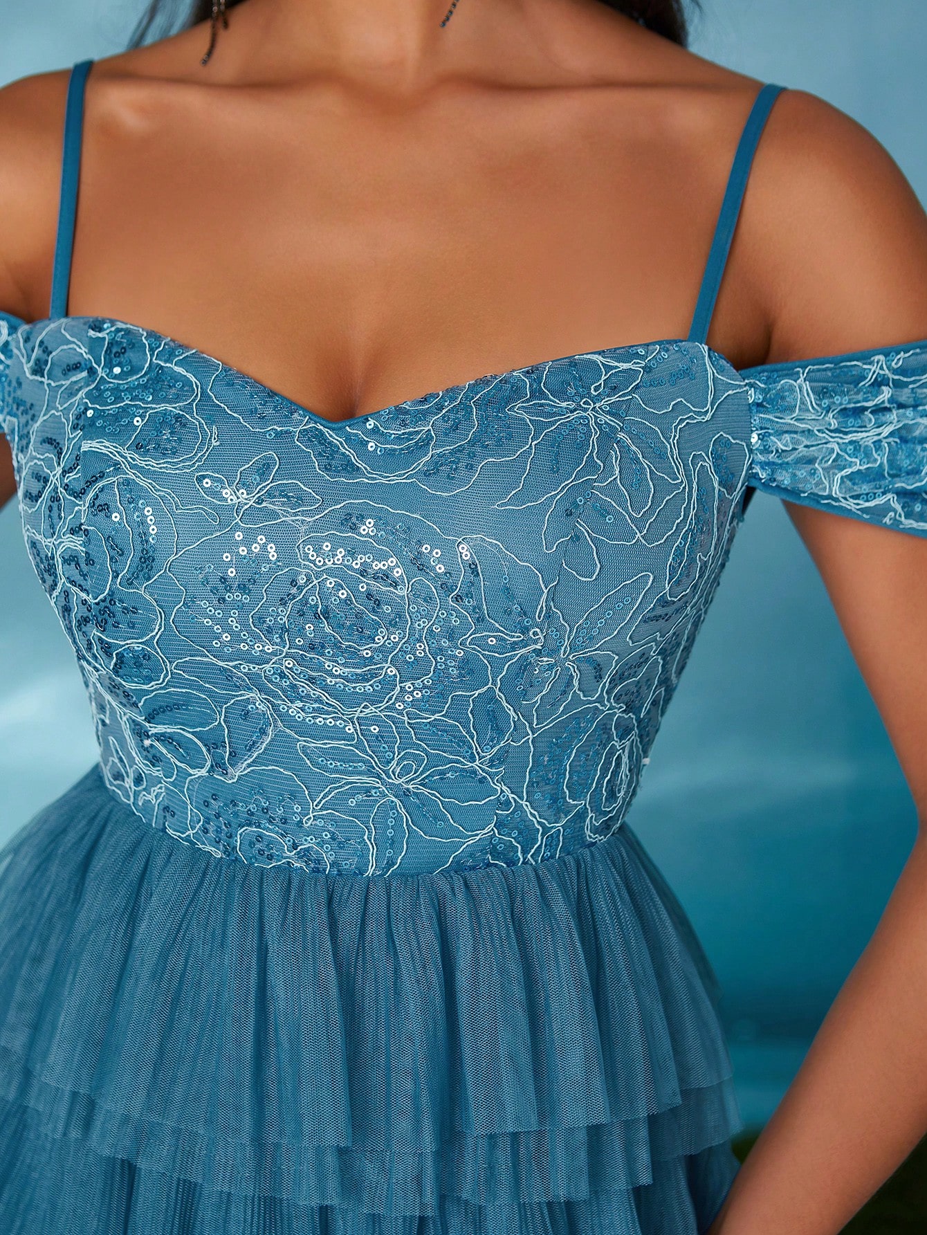 Leely Elegant Spaghetti Straps Cold Shoulder Party Dress
