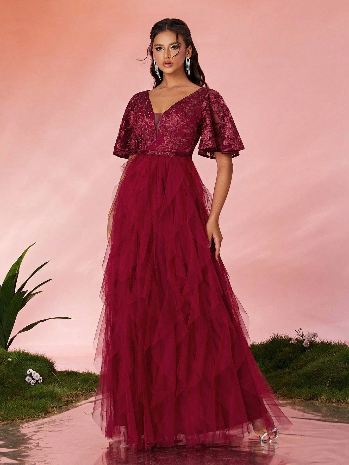 Leely Women's Elegant Sweetheart Cloak Sleeve Lace A-Line Dress