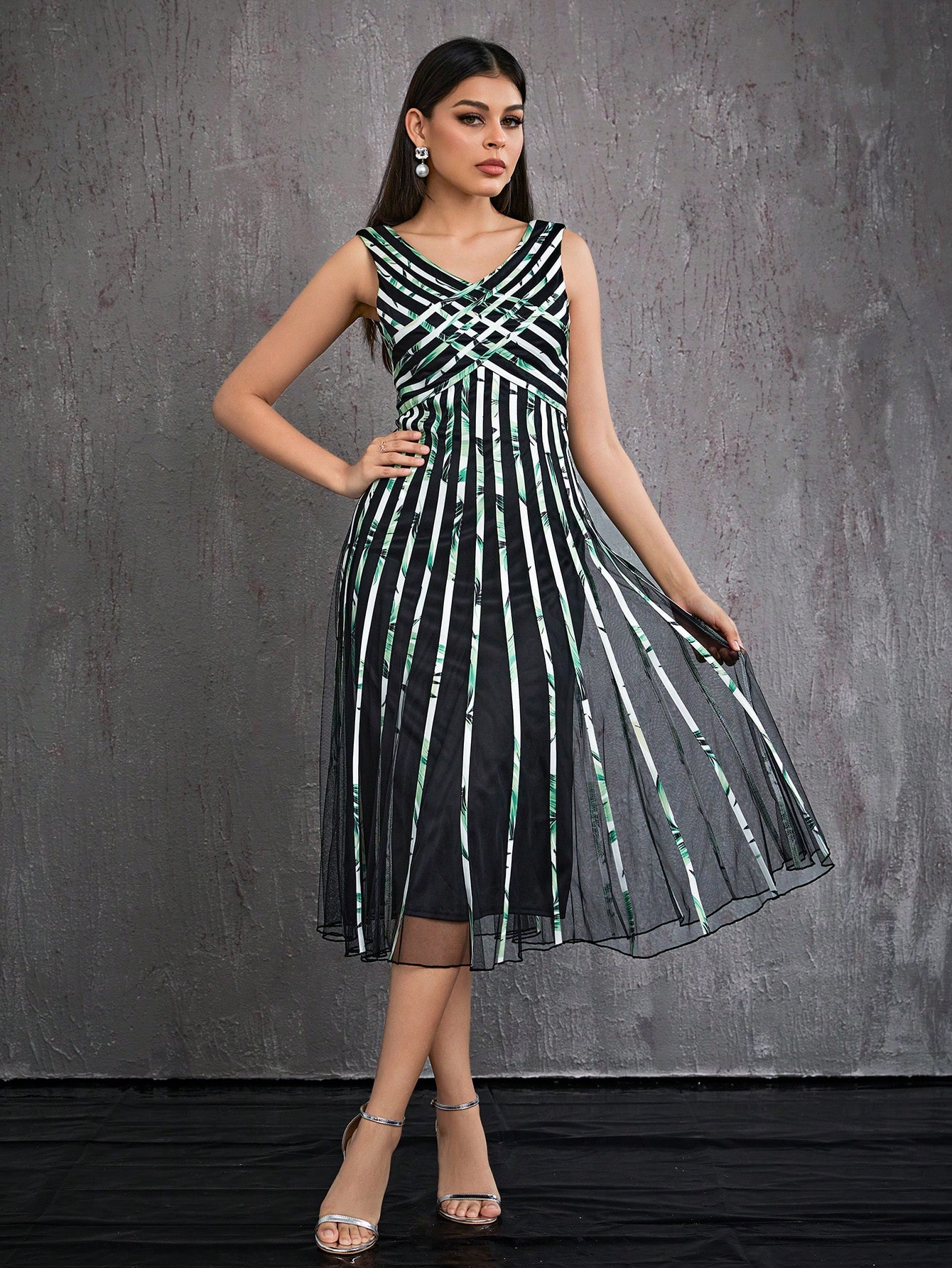 Leely Elegant V Neck Sleeveless Party Dress