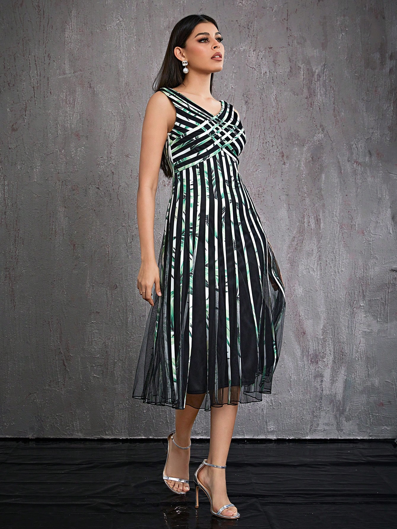 Leely Elegant V Neck Sleeveless Party Dress