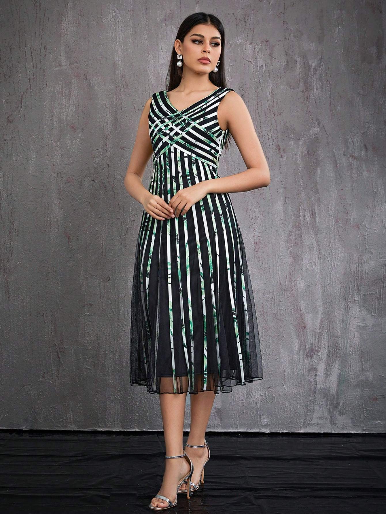 Leely Elegant V Neck Sleeveless Party Dress