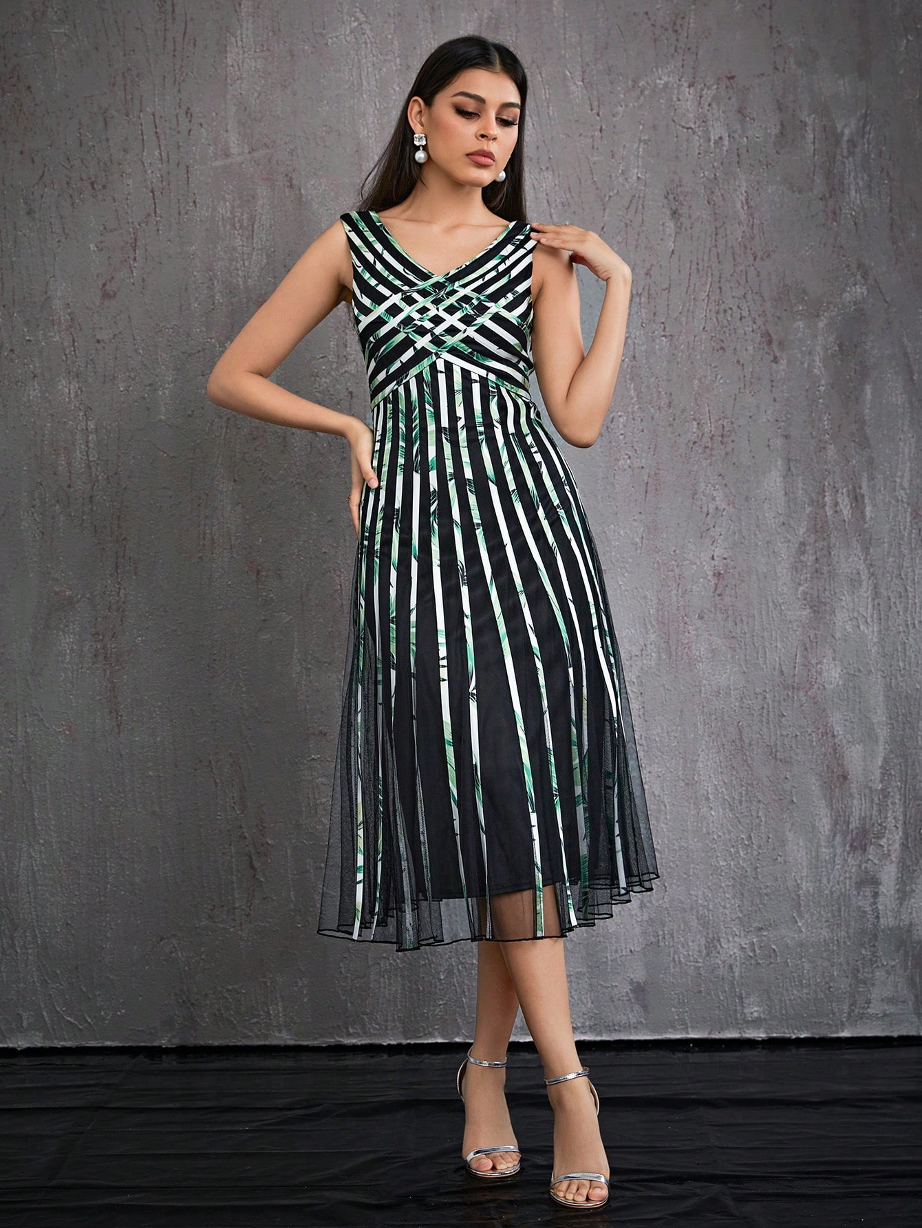 Leely Elegant V Neck Sleeveless Party Dress