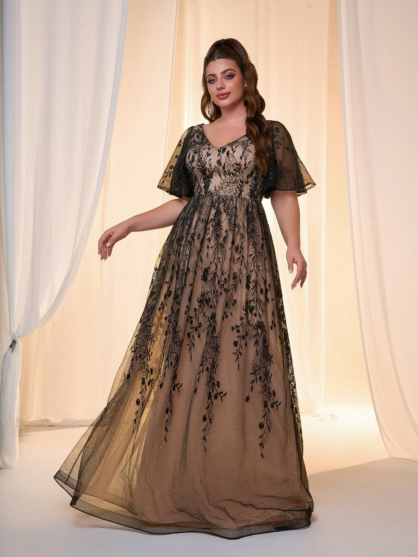 Leely Women's Elegant Sweetheart Cloak Sleeve Lace A-Line Dress