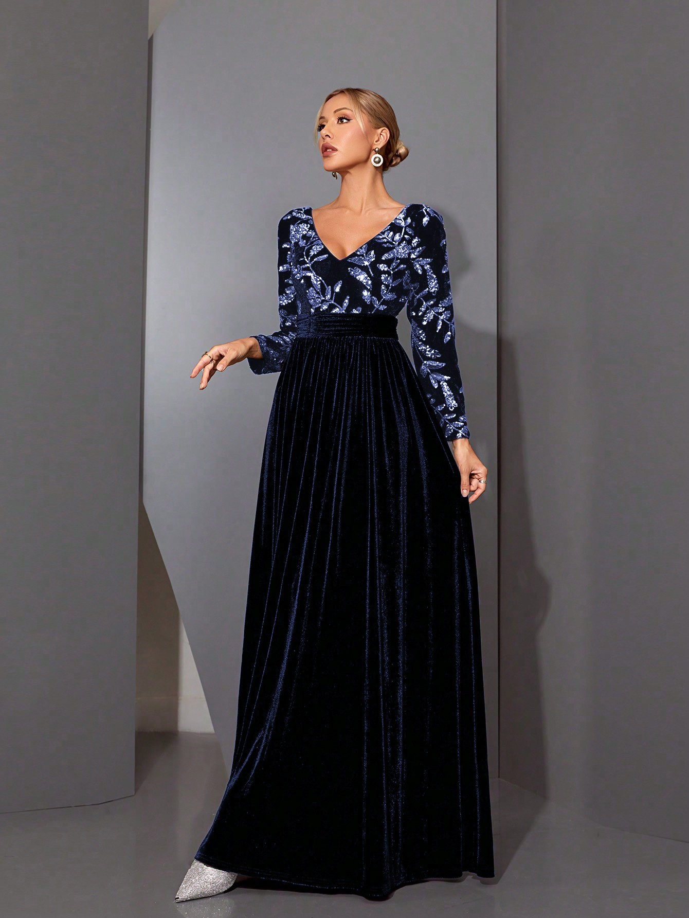 Leely Women's Elegant Sweetheart Cloak Sleeve Lace A-Line Dress