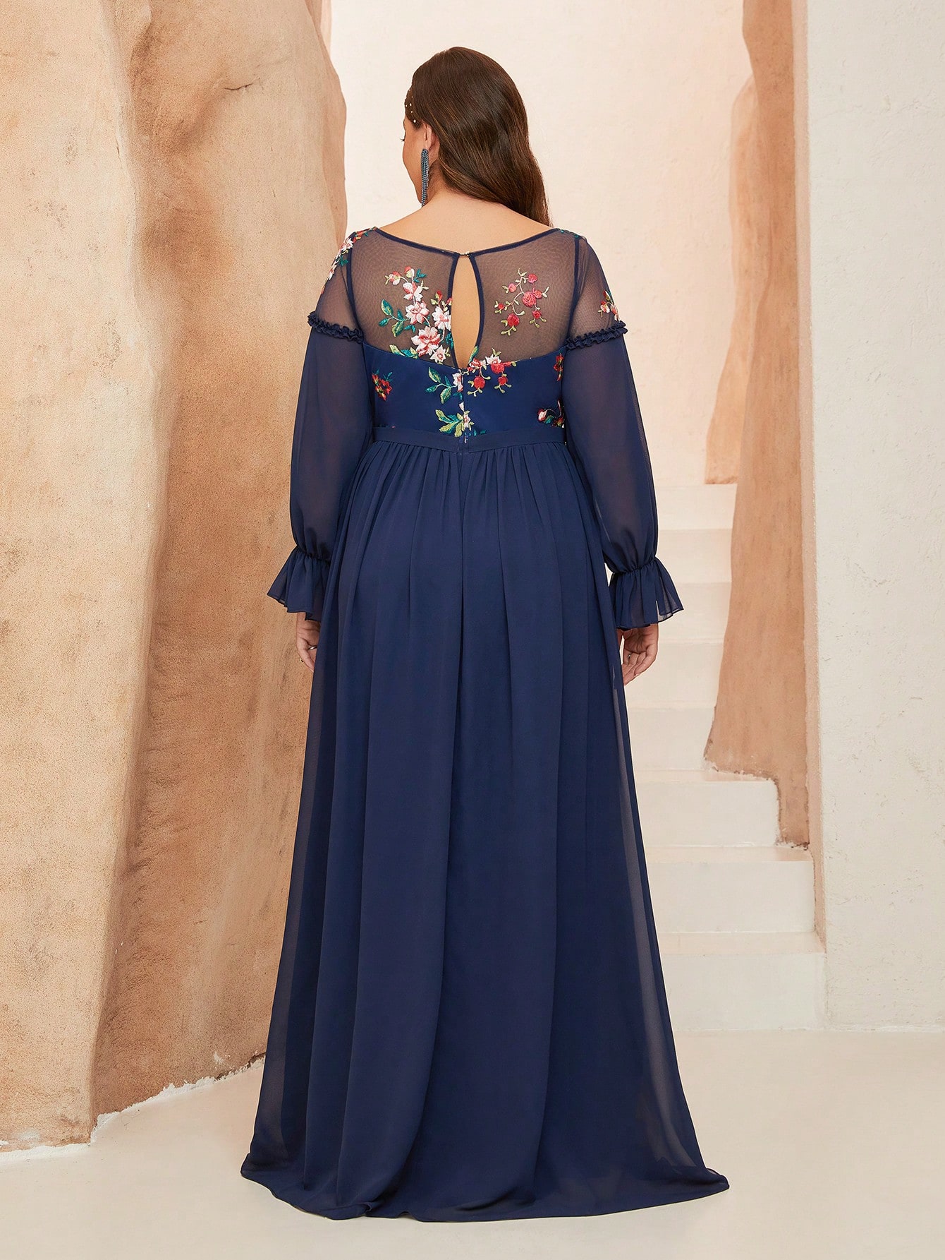 Leely Plus Women's Elegant Round Neck Bishop Sleeve Party Dresses