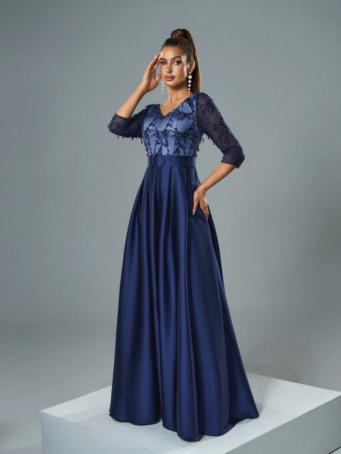 Leely Elegant V Neck Three Quarter Length Sleeve Evening Gown