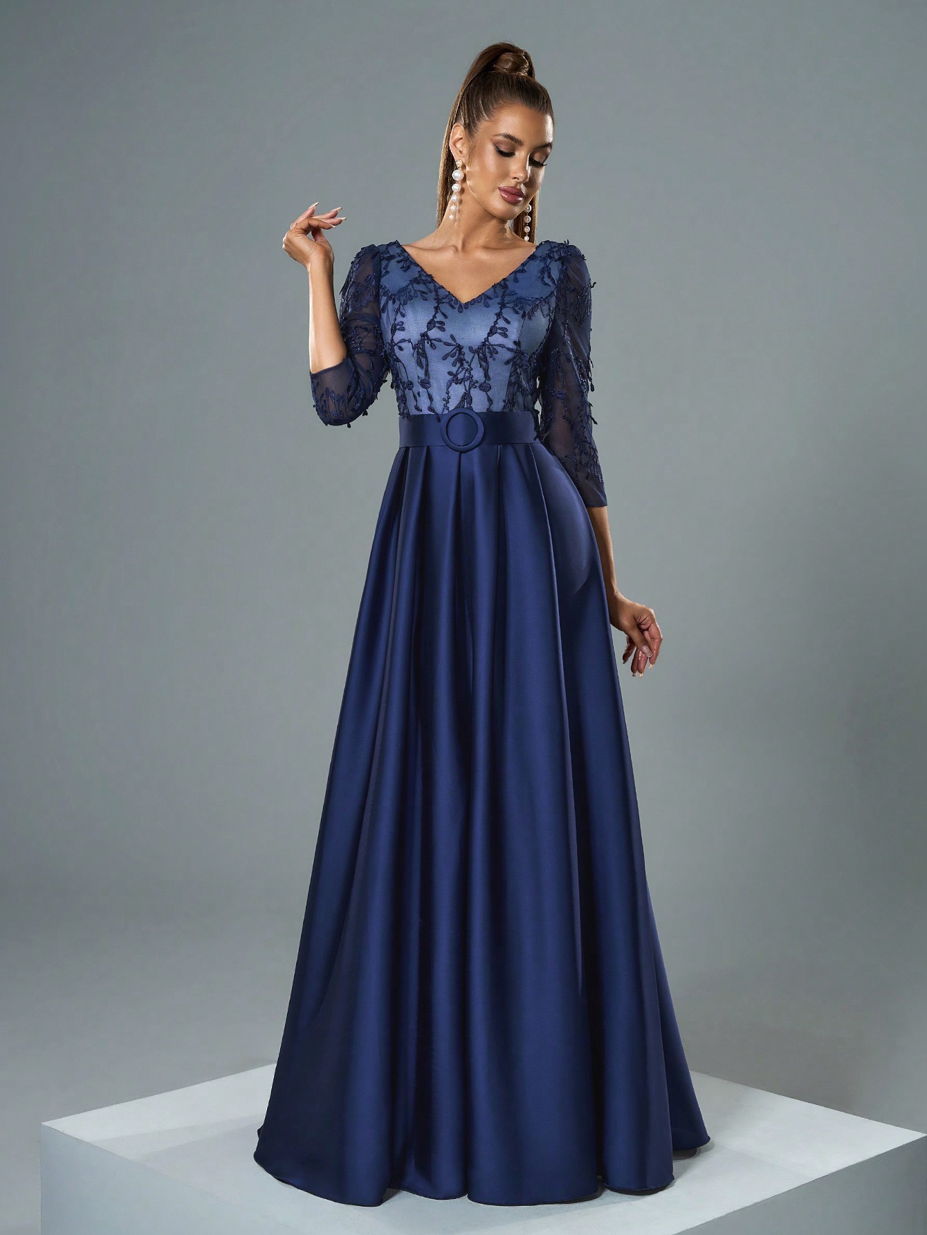 Leely Elegant V Neck Three Quarter Length Sleeve Evening Gown