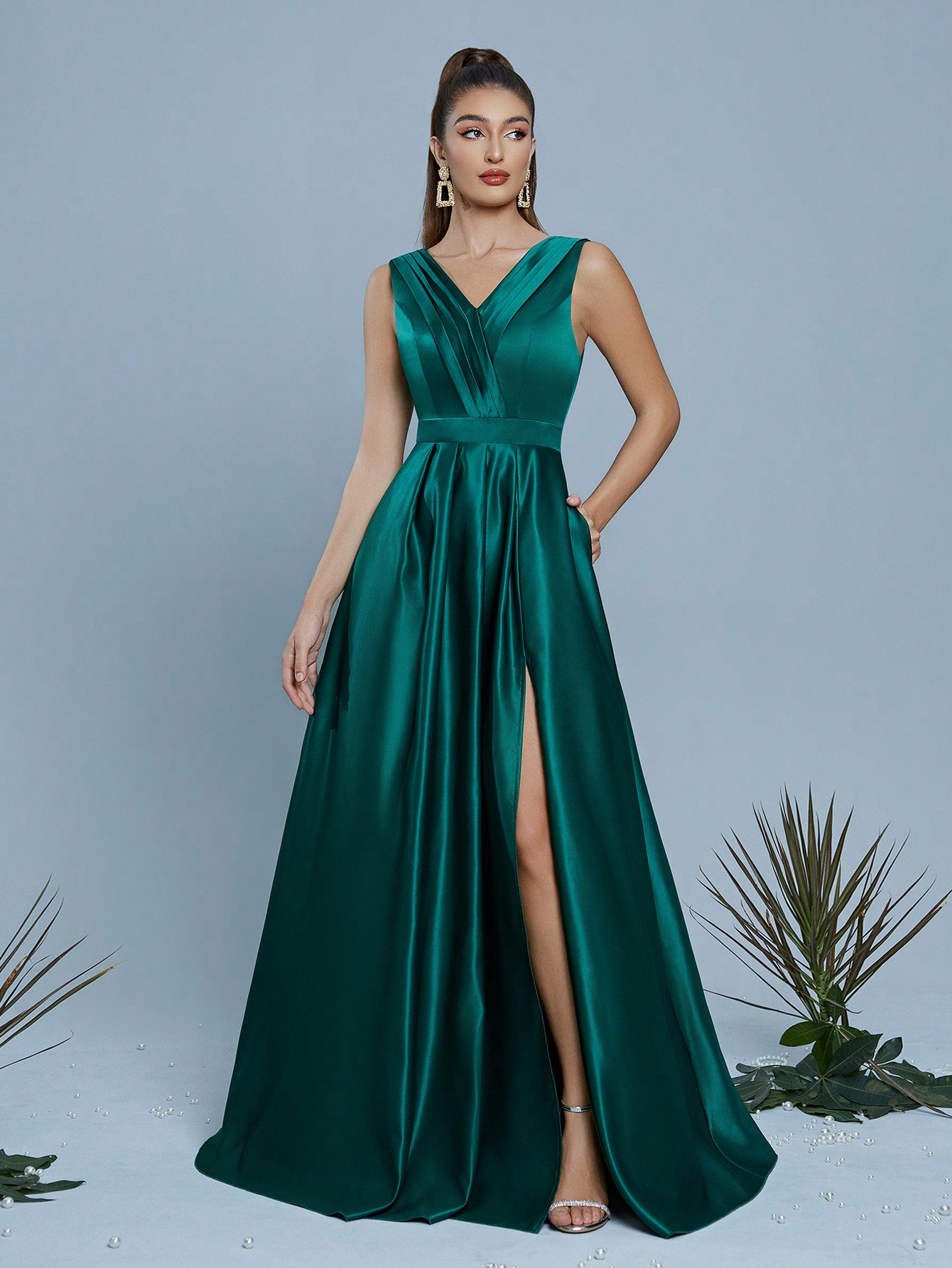 Leely Women's Elegant V Neck Sleeveless Prom Dress