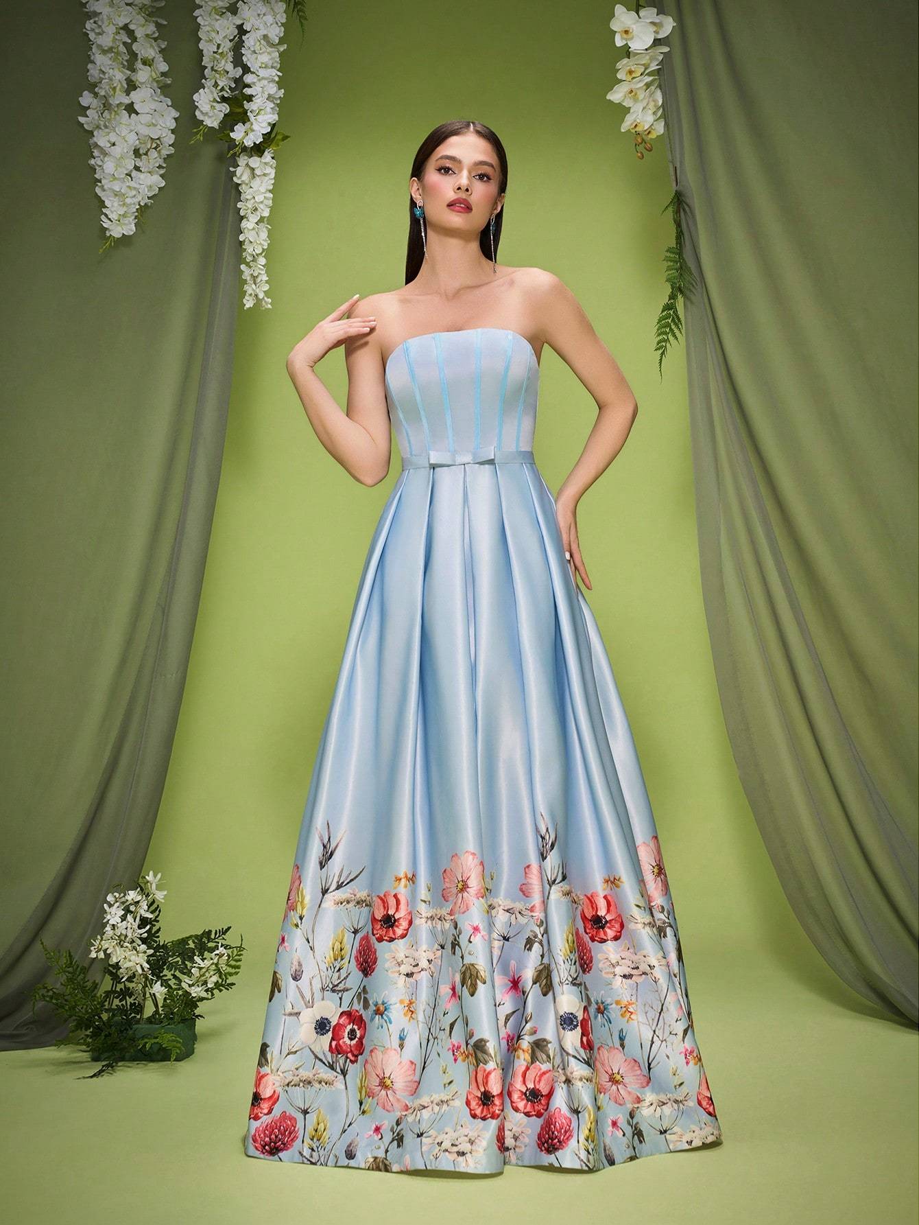 Leely Elegant Strapless Sleeveless Evening Gown