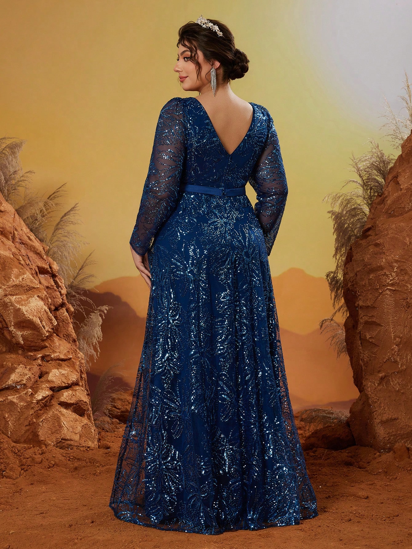 Leely Plus Women's Elegant V Neck Long Sleeve Graduation & Prom Dresses