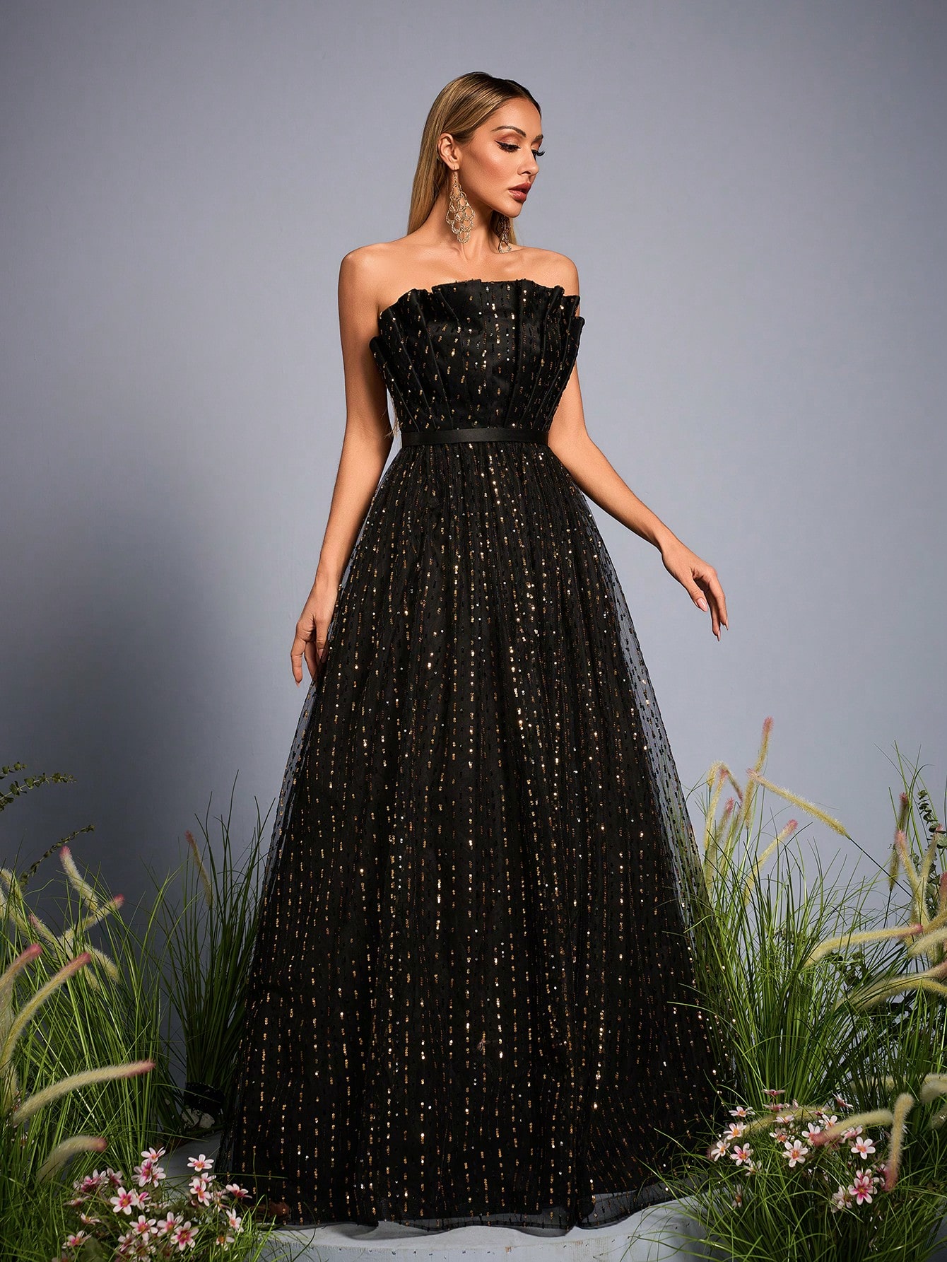 Leely Elegant Strapless Sleeveless Evening Gown